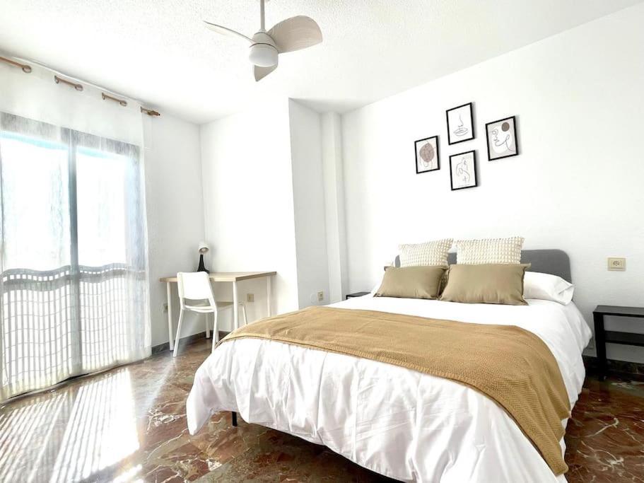 Beautiful & Sunny Apartment Málaga Buitenkant foto