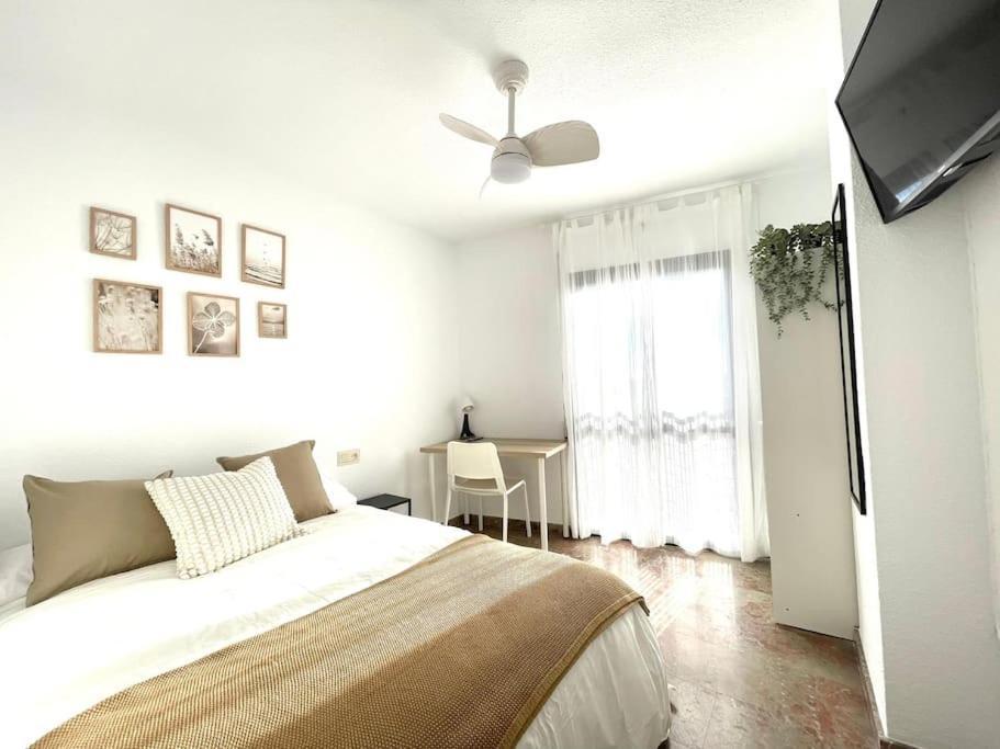 Beautiful & Sunny Apartment Málaga Buitenkant foto