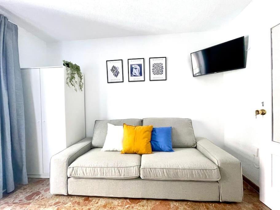 Beautiful & Sunny Apartment Málaga Buitenkant foto