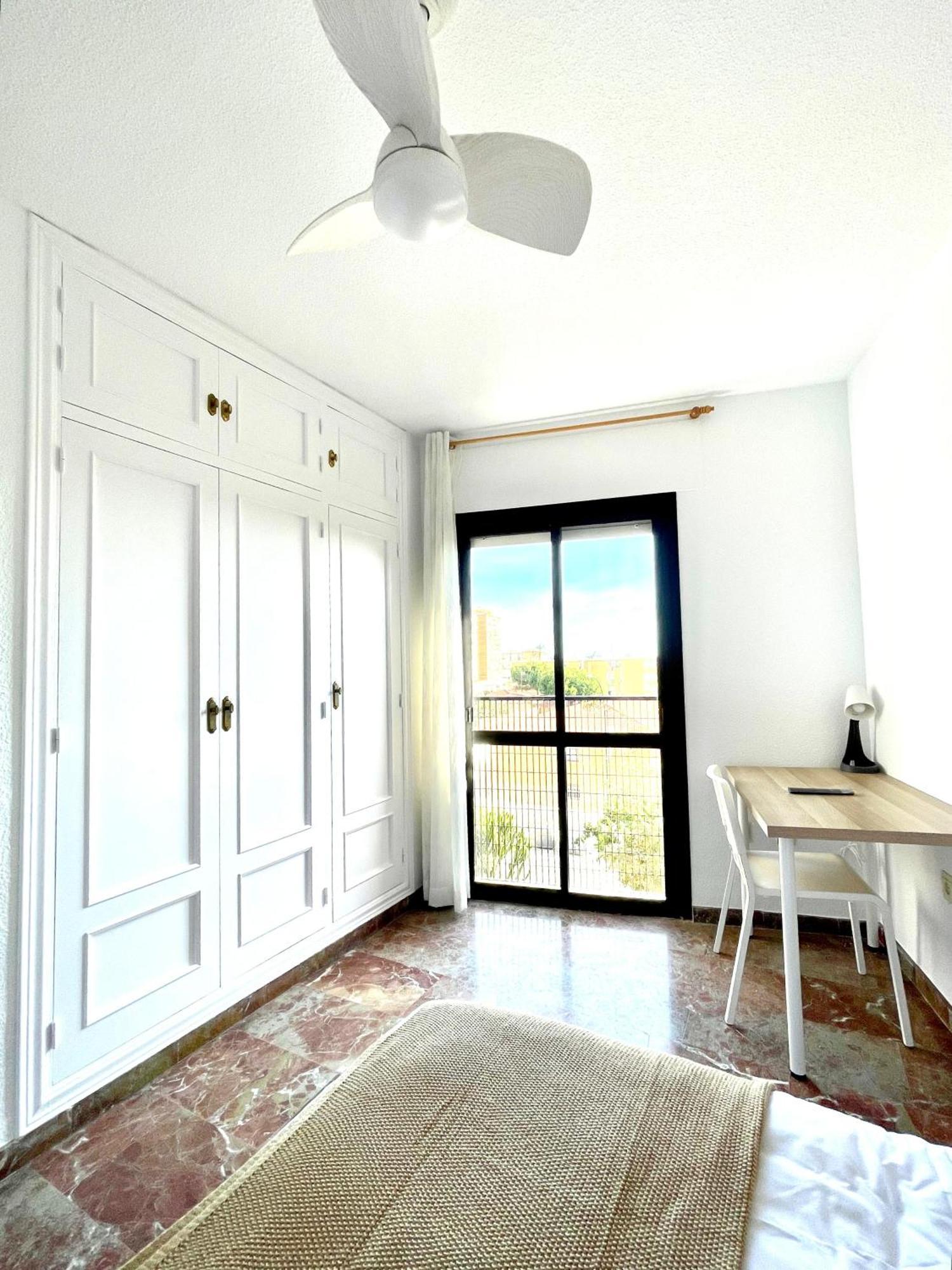 Beautiful & Sunny Apartment Málaga Buitenkant foto