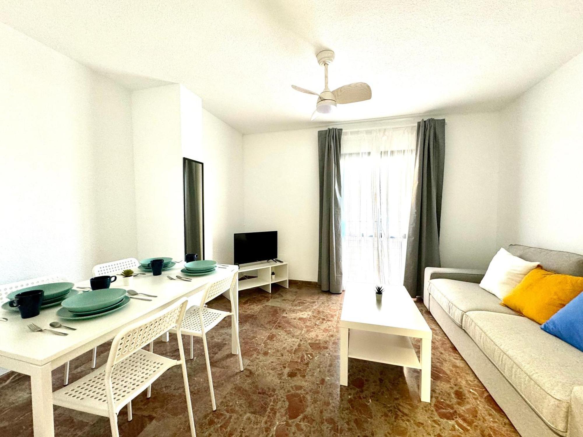 Beautiful & Sunny Apartment Málaga Buitenkant foto