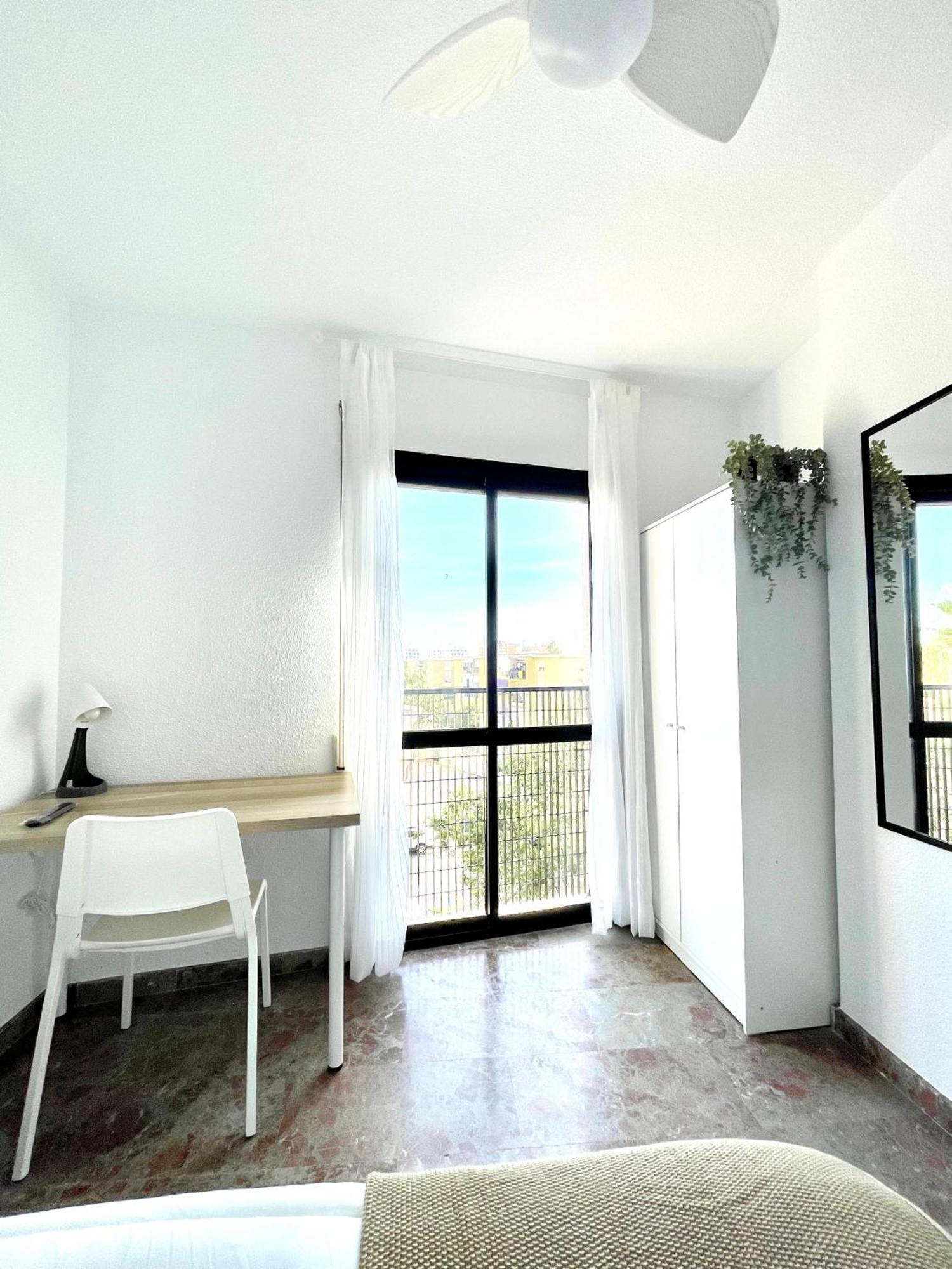 Beautiful & Sunny Apartment Málaga Buitenkant foto